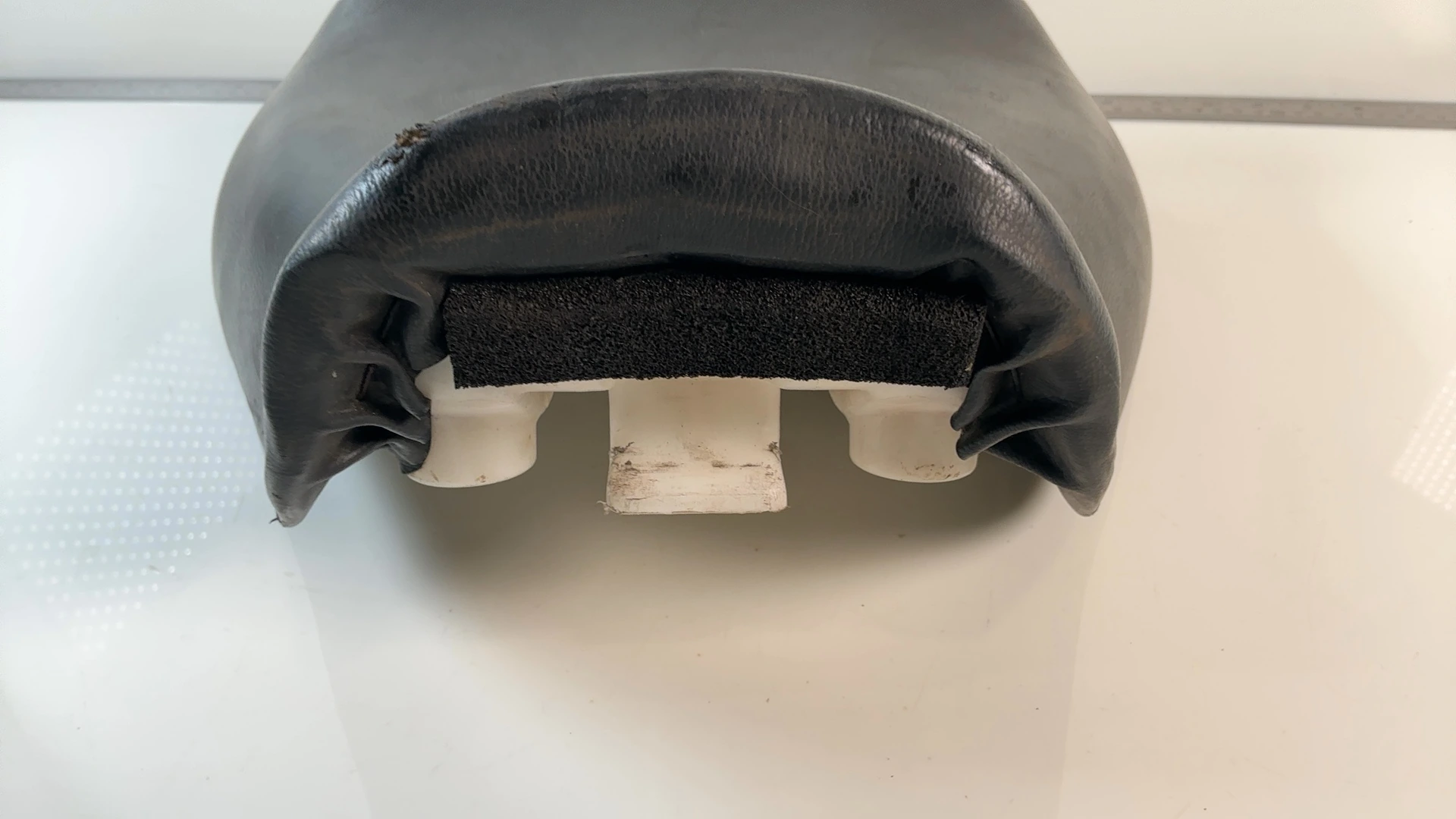 Suzuki GSX-R1100W 1100CC Rider Seat 1993-1998 OEM 45100-46E00 Suzuki - Image 4