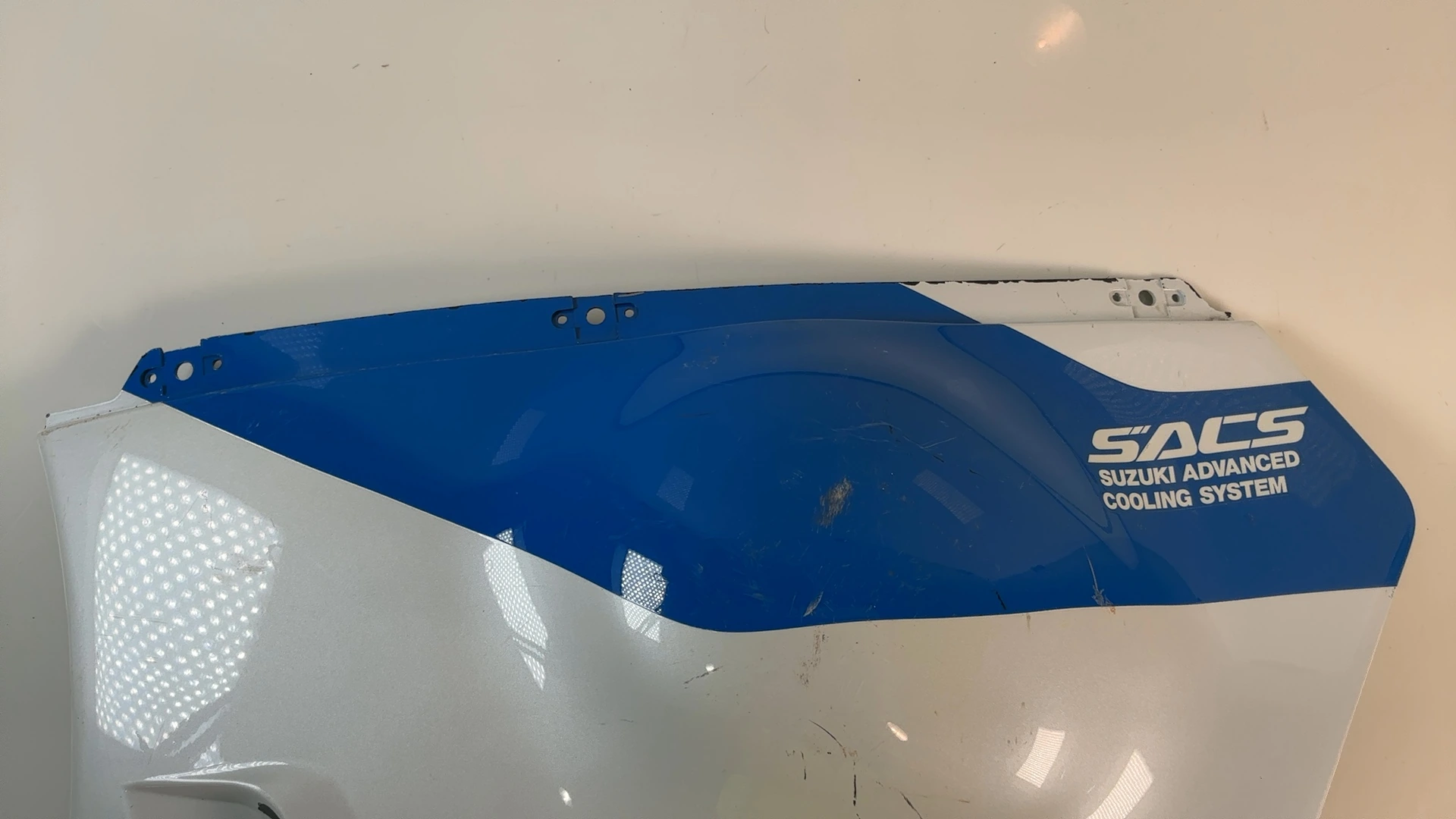 Suzuki GSX-R 1100 GV73B 1100cc Left Mid Fairing 1990 1991 OEM 94481-17C00 - Image 5