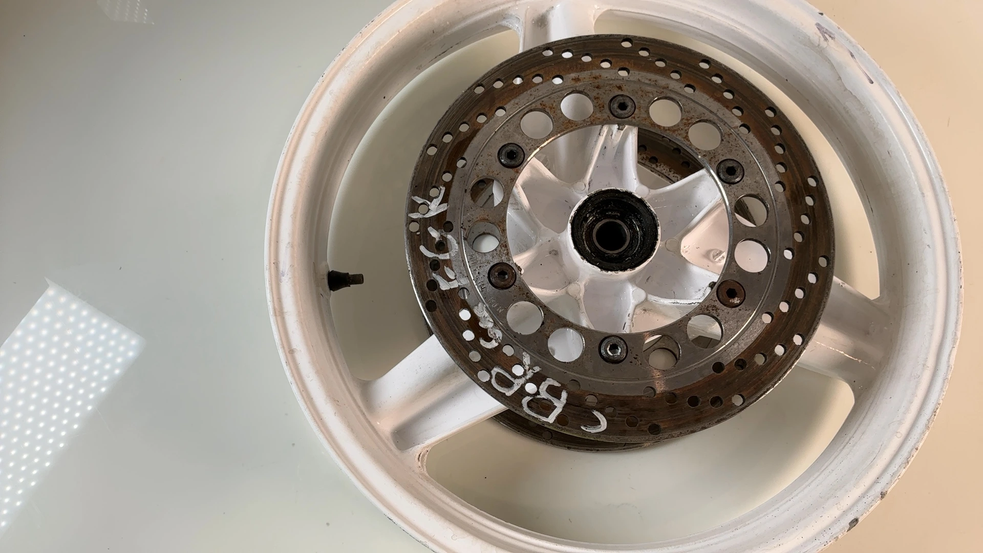 Honda CBR 600F PC19 PC23 600cc Front Wheel Rim 1987-1990 OEM 44650-MN4-010 KT8F - Image 2