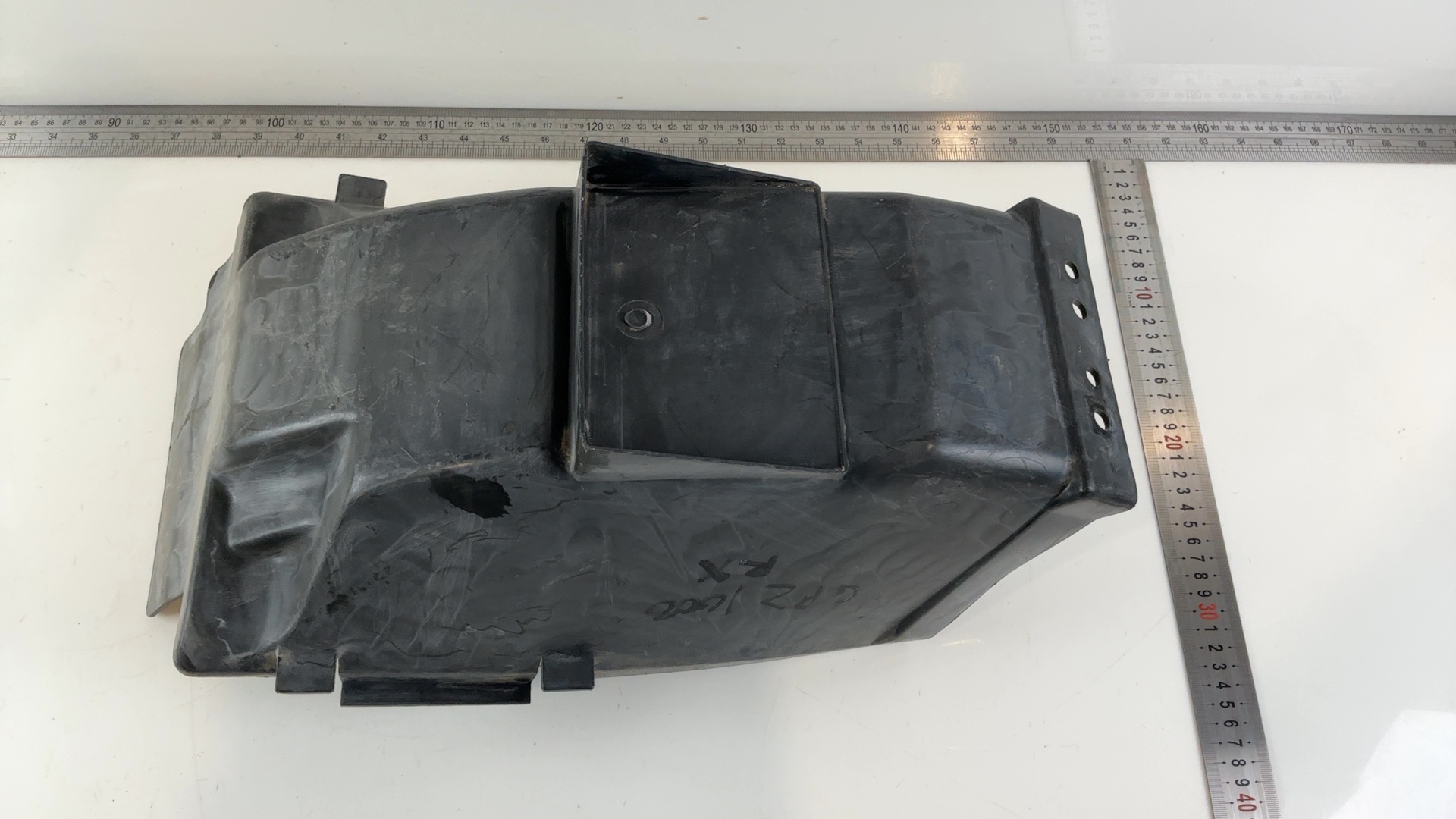 Kawasaki GPZ1000RX ZX1000A 1000cc Rear Inner Fender 1986-1988 OEM 35023-1137 - Image 3