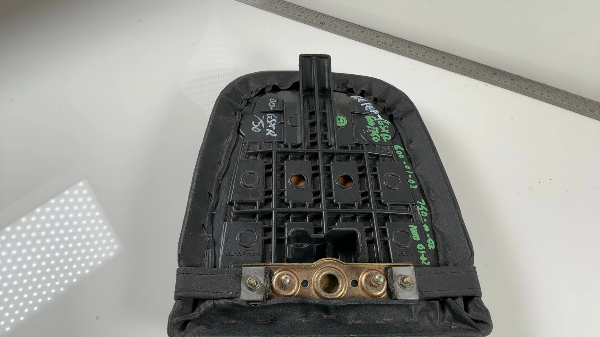 Suzuki GSXR 750 Rear Passenger Pillion Seat 2000-2003 OEM 45300-35F20 S35F - Image 5