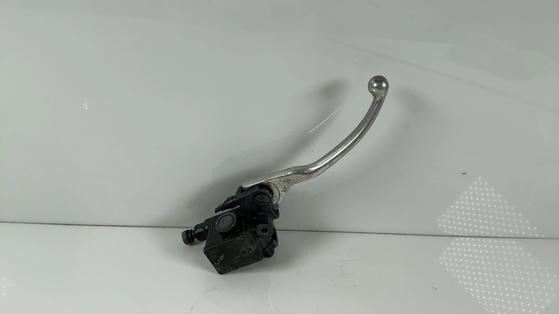 Piaggio NRG 50 CC Front Brake Master Cylinder 1994-2020 OEM CM064304 - Image 2