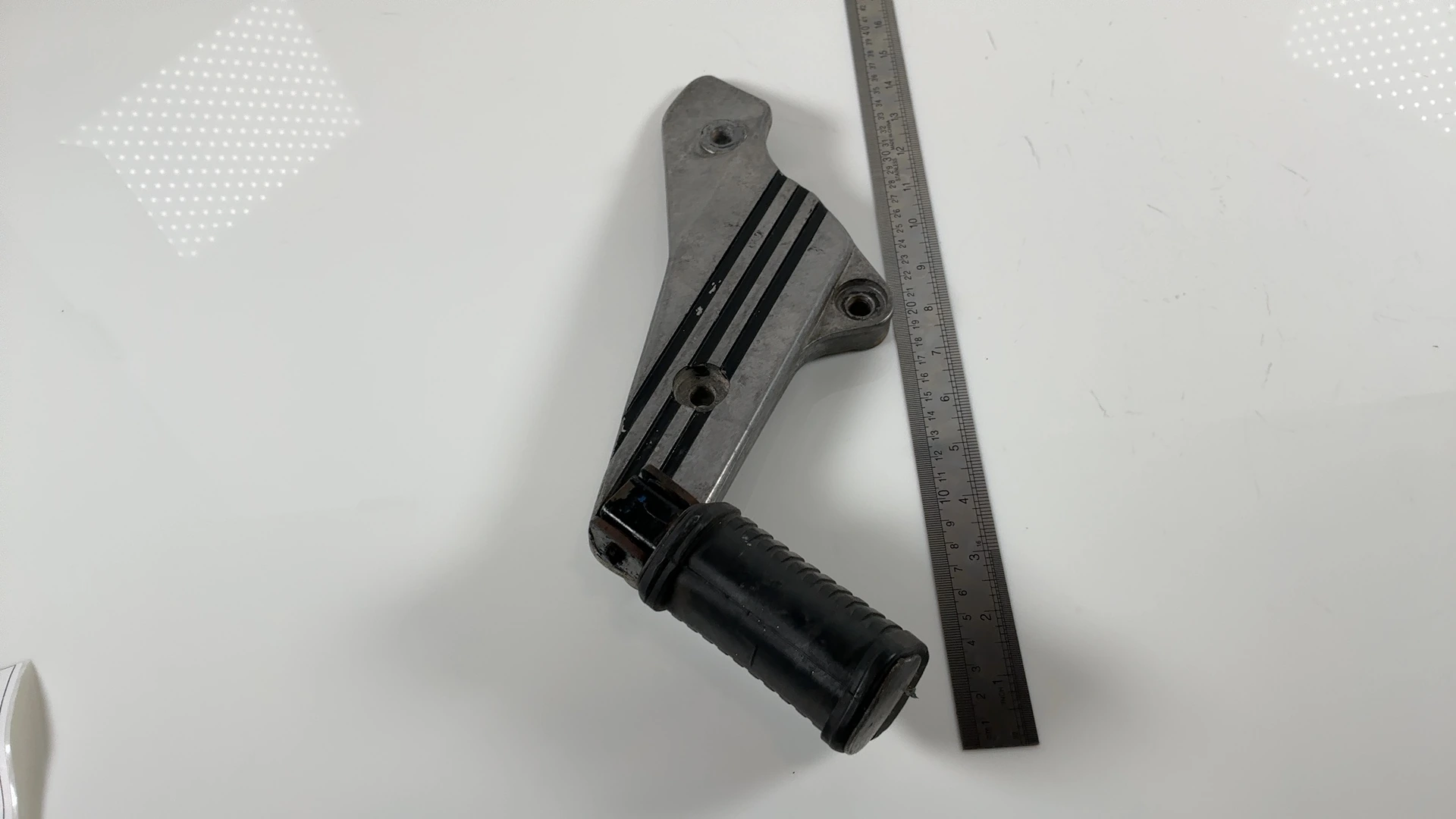 Yamaha XJ650 4K0 650cc Rear Passenger Left Foot Peg Bracket 1980-83 4K0-27442-00 - Image 3
