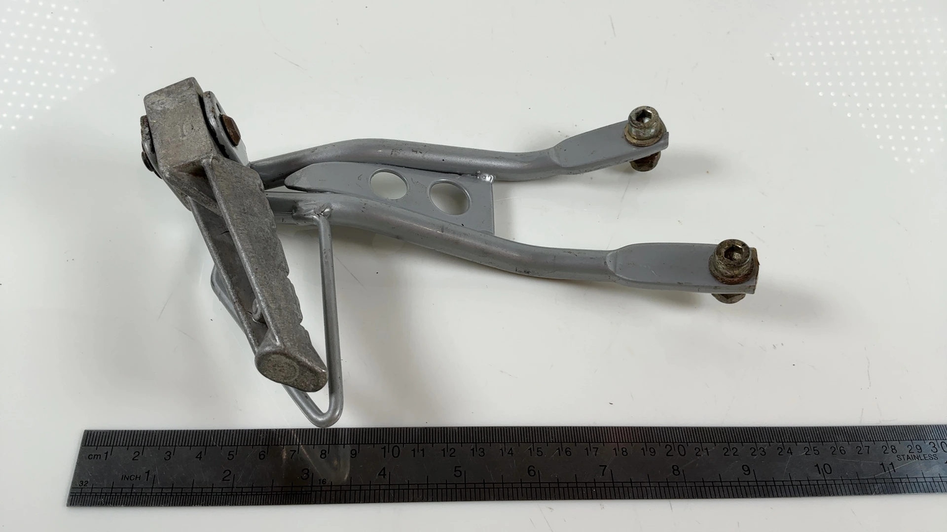 Peugeot XR6 50cc Left Passenger Footrest Peg Bracket 2003 2007 OEM 756475 - Image 5