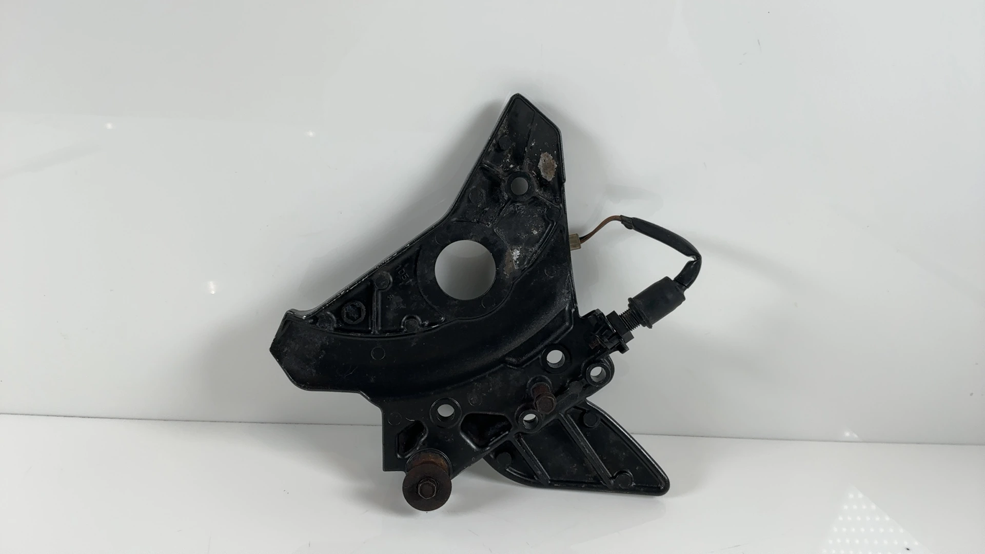 Kawasaki ZR-7 ZR750 750cc Front Right Footrest Bracket 1999-2005 35063-1051-EZ - Image 9