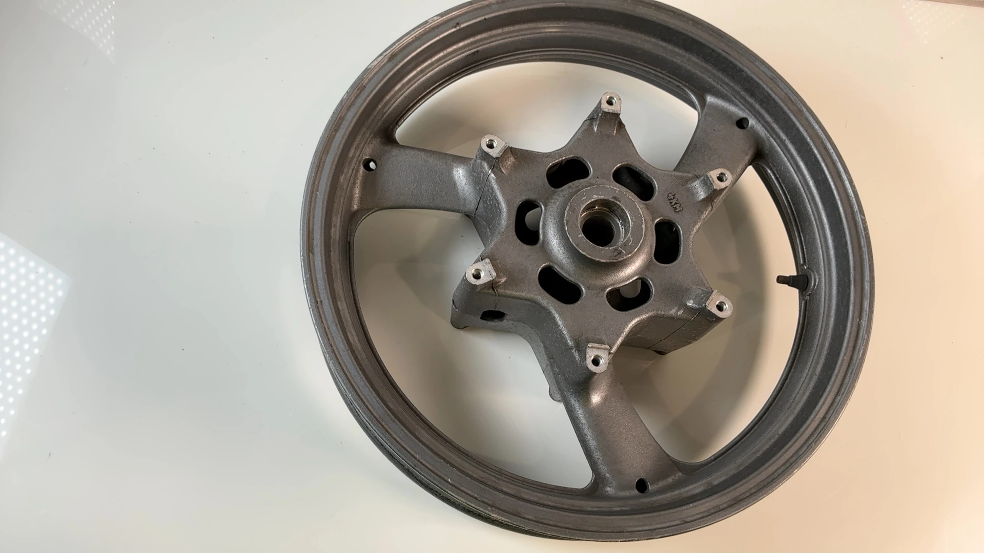Yamaha XJ 900 Diversion 4KM 900cc Front Wheel Rim 1994-2004 OEM 4KM-25168-00 - Image 2