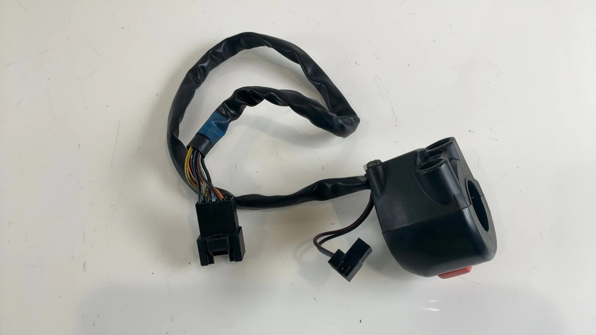 Suzuki Bandit GSF600 600cc Right Handlebar Switch 2000-2004 OEM 37200-27E31 - Image 1