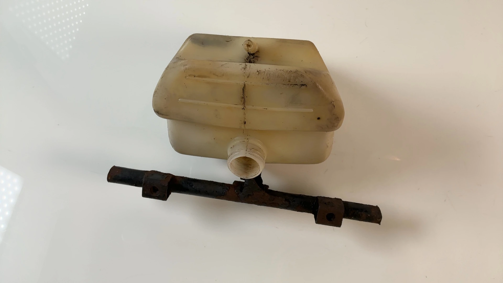 Kawasaki GPZ1000RX ZX1000A 1000CC Reservoir Bottle 1986-1988 OEM 43078-1063