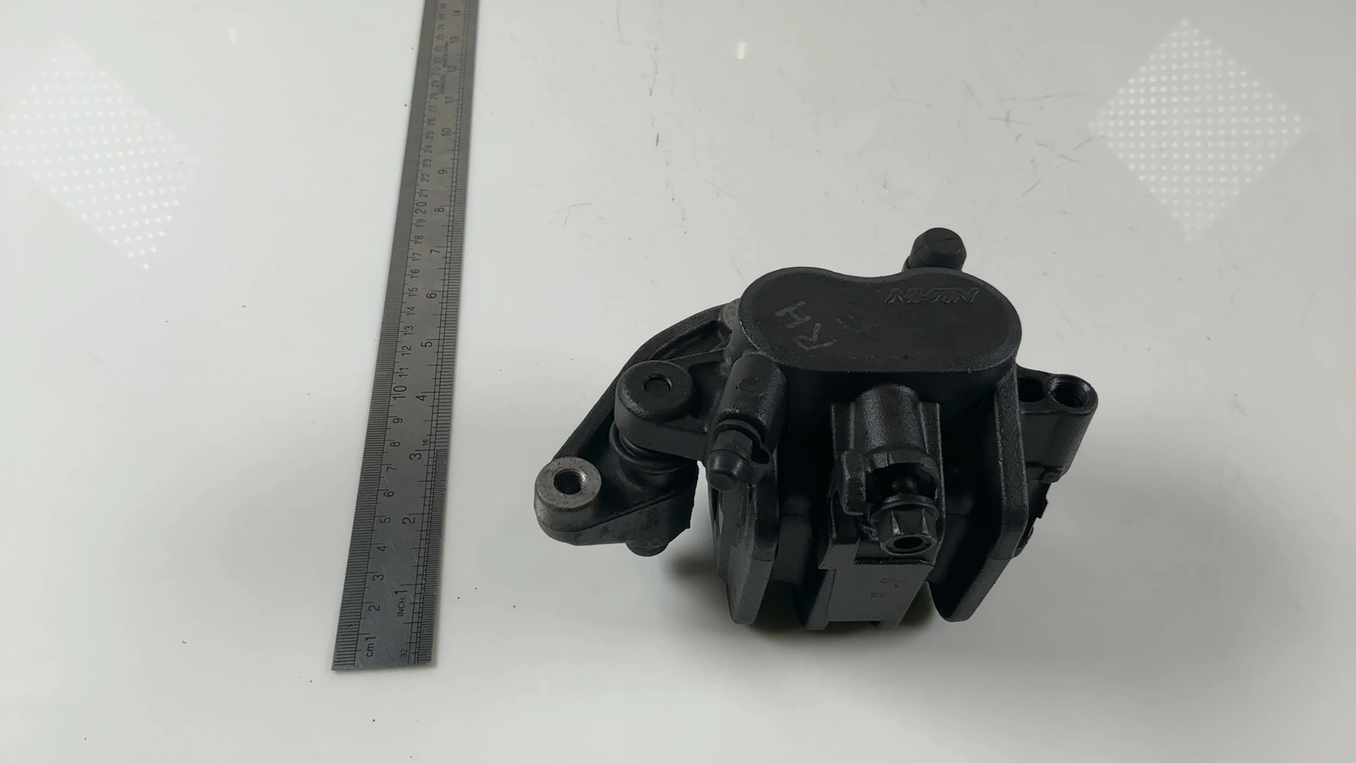 Honda CB750 Nighthawk 750 Front Right Brake Caliper 1991-2003 OEM 45250-MW3-671 - Image 4