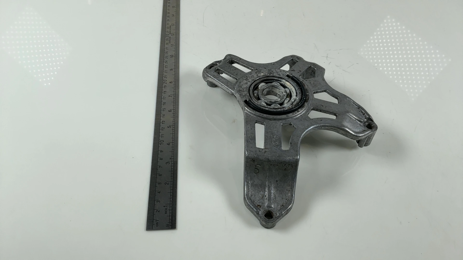 Yamaha XS750 XS750D 750cc Crankcase Bearing Housing 1976-77 OEM 1J7-15442-01-00 - Image 4