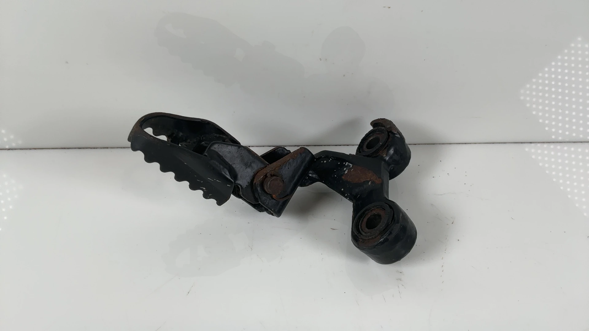 Suzuki DR350 DR350SE DR250 Front Footrest Bracket 1990-1999 OEM 43510-15D00-019