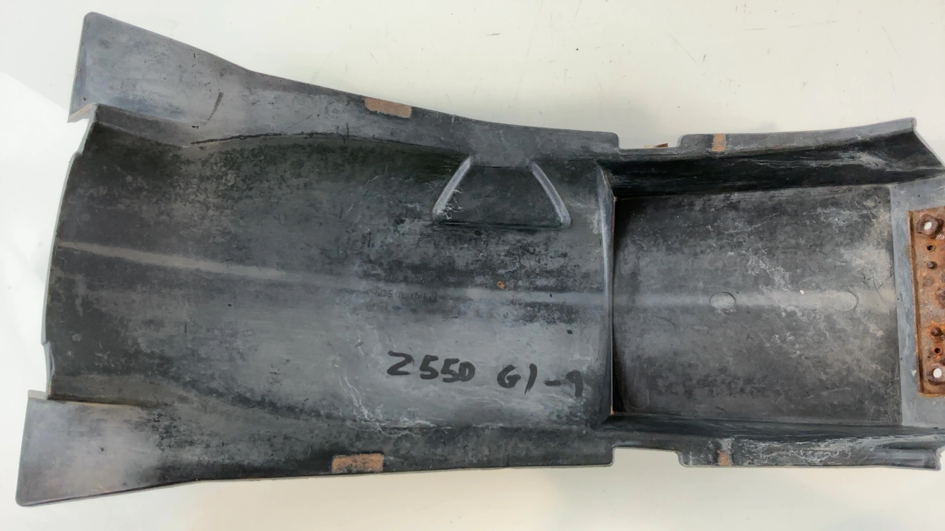 Kawasaki GT550 Z550G 550cc Rear Inner Fender Mudguard 1983-1994 OEM 35022-1105 - Image 2