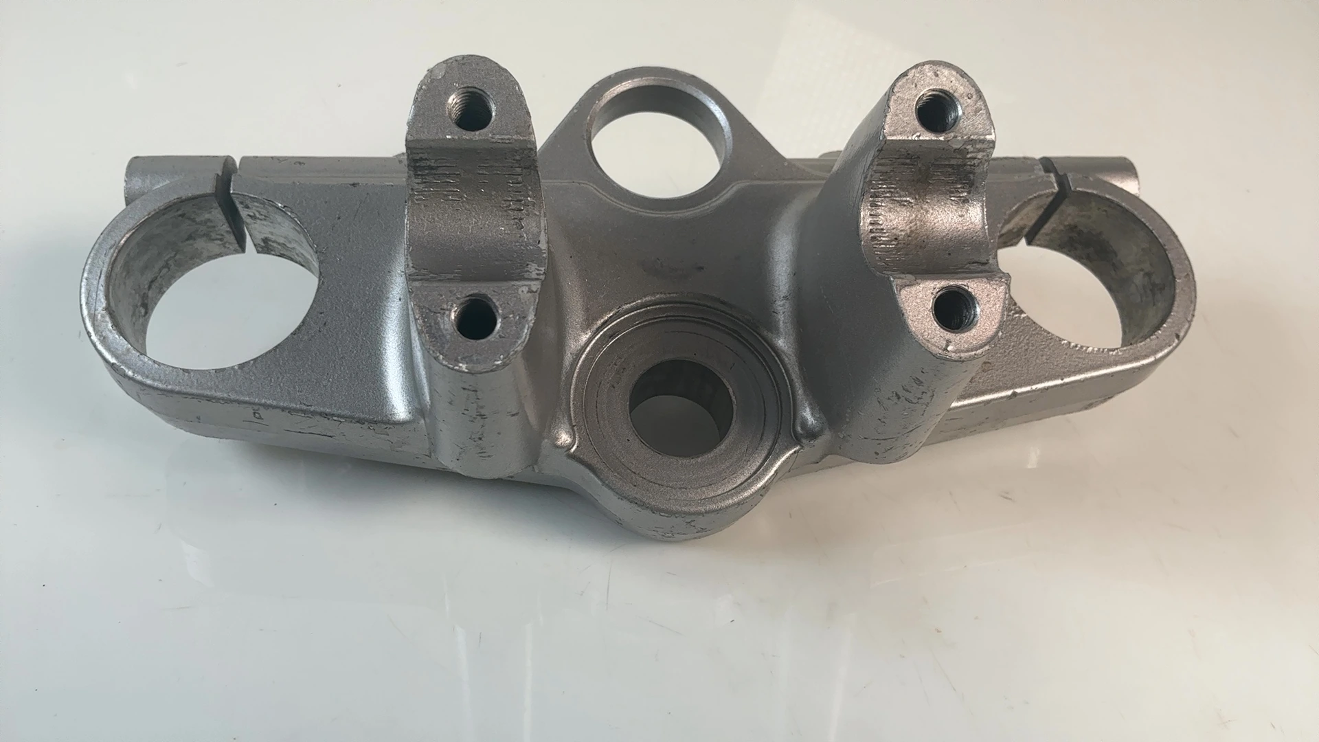 Suzuki Bandit GSF600 GN77B Top Fork Bridge Yoke 1995-1999 OEM 51311-26E00 Suzuki - Image 5