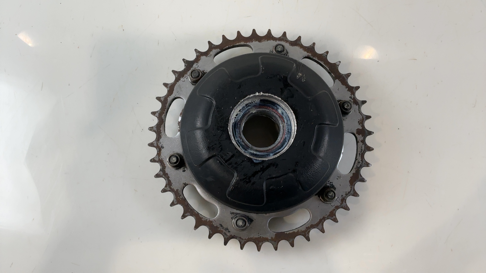 Triumph Sprint ST 955i 955 Rear Wheel Cush Drive Sprocket Hub 1997-2004 T2012385 - Image 1