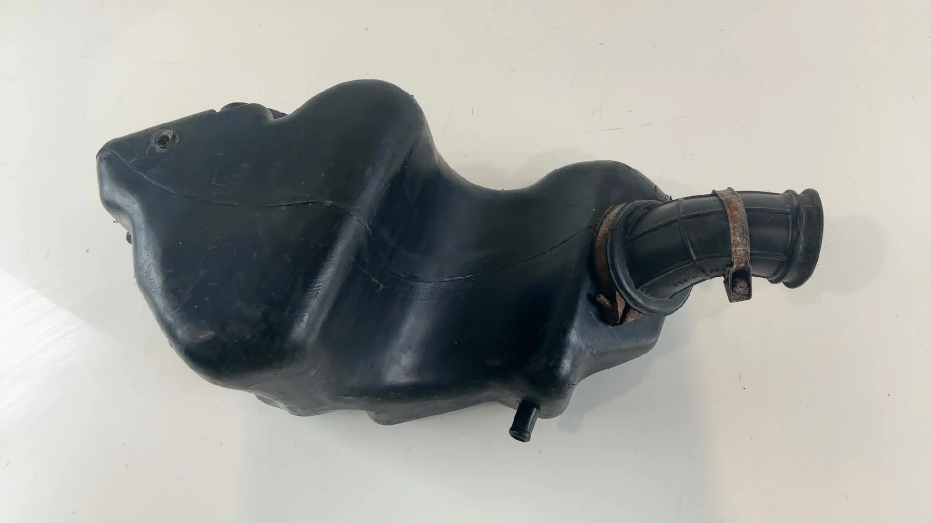 Suzuki RG Gamma NF11F 125cc Air Filter Box 1985-1991 OEM 13891-36A00 - Image 1