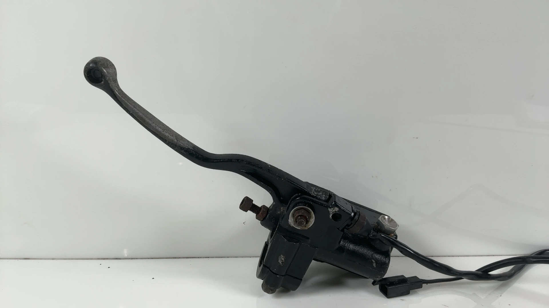Yamaha Maxim XJ700 700cc Front Brake Master Cylinder 1985-86 OEM 3SD-25870-20-00 - Image 2