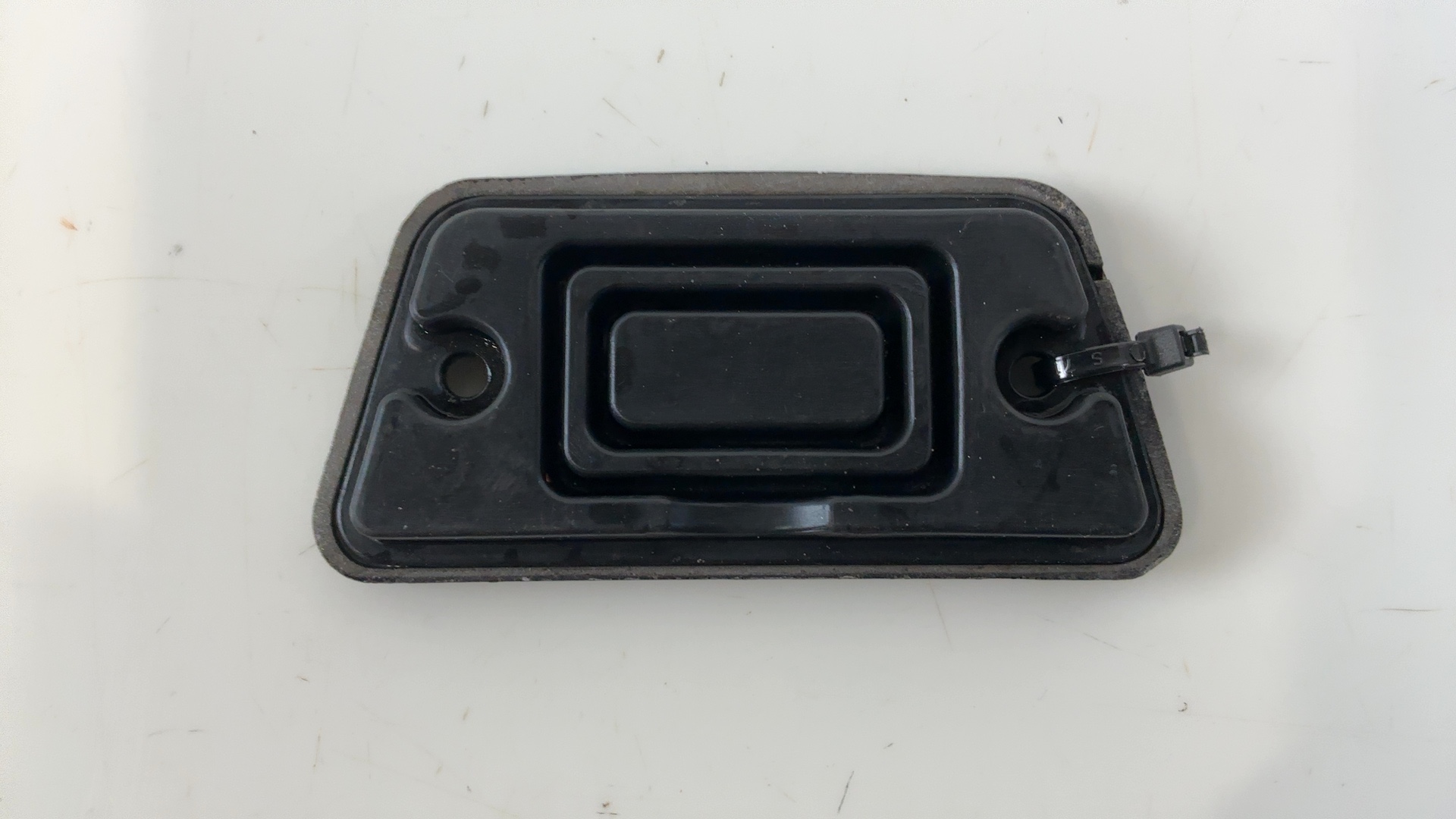 Yamaha XVZ1200 XVZ1300 Front Brake Master Cylinder Cap 83-93 OEM 26H-25852-00-00 - Image 4
