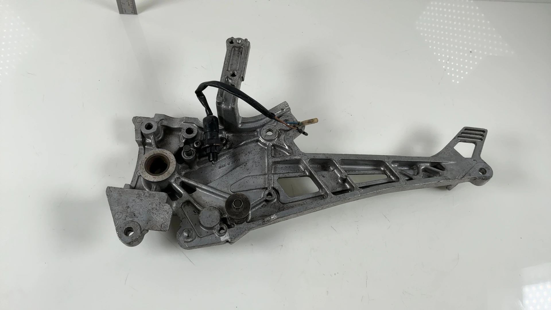 Kawasaki Ninja GPZ900R ZX900A Front Right Foot Peg Bracket 1984-1990 35011-1210 - Image 5