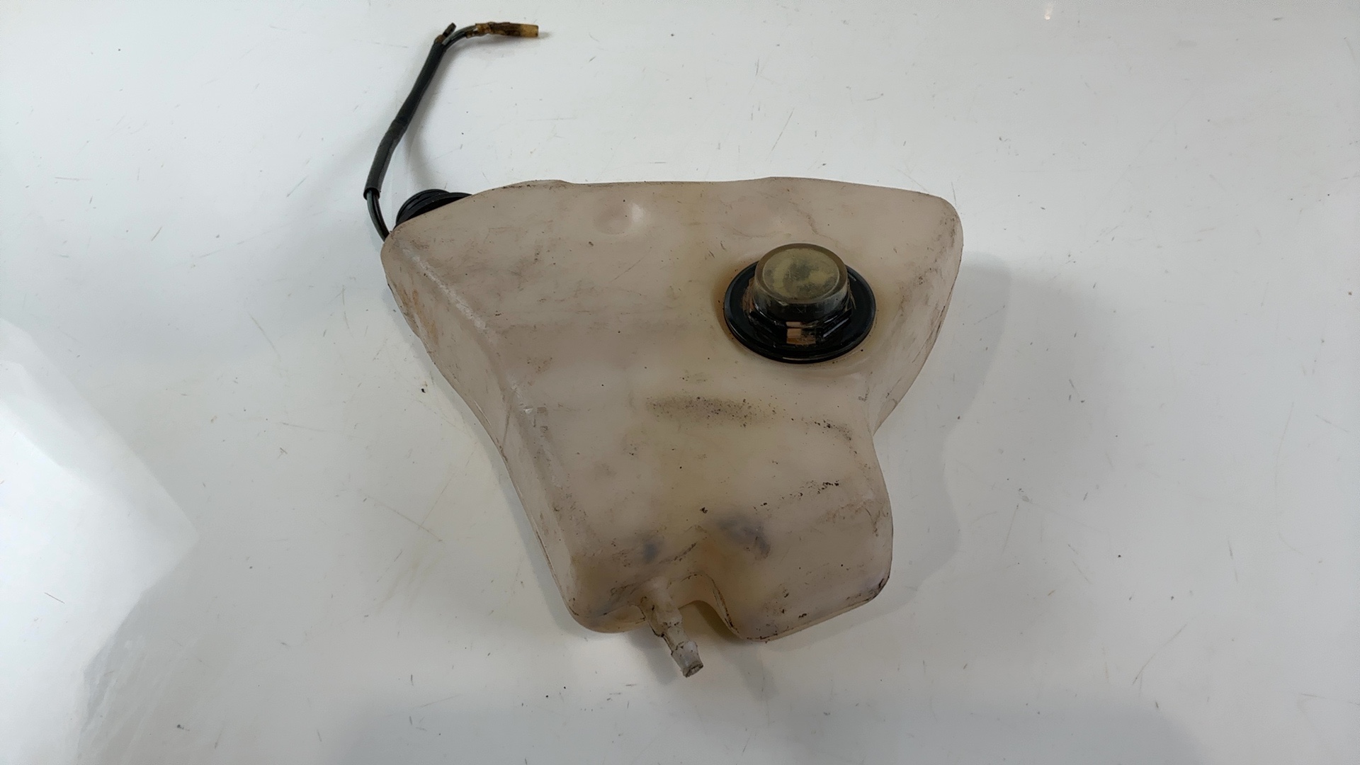 Yamaha YB100 YB 100 CC 2T Oil Tank Reservoir 1975-1990 OEM 2N3-21751-00 - Image 6