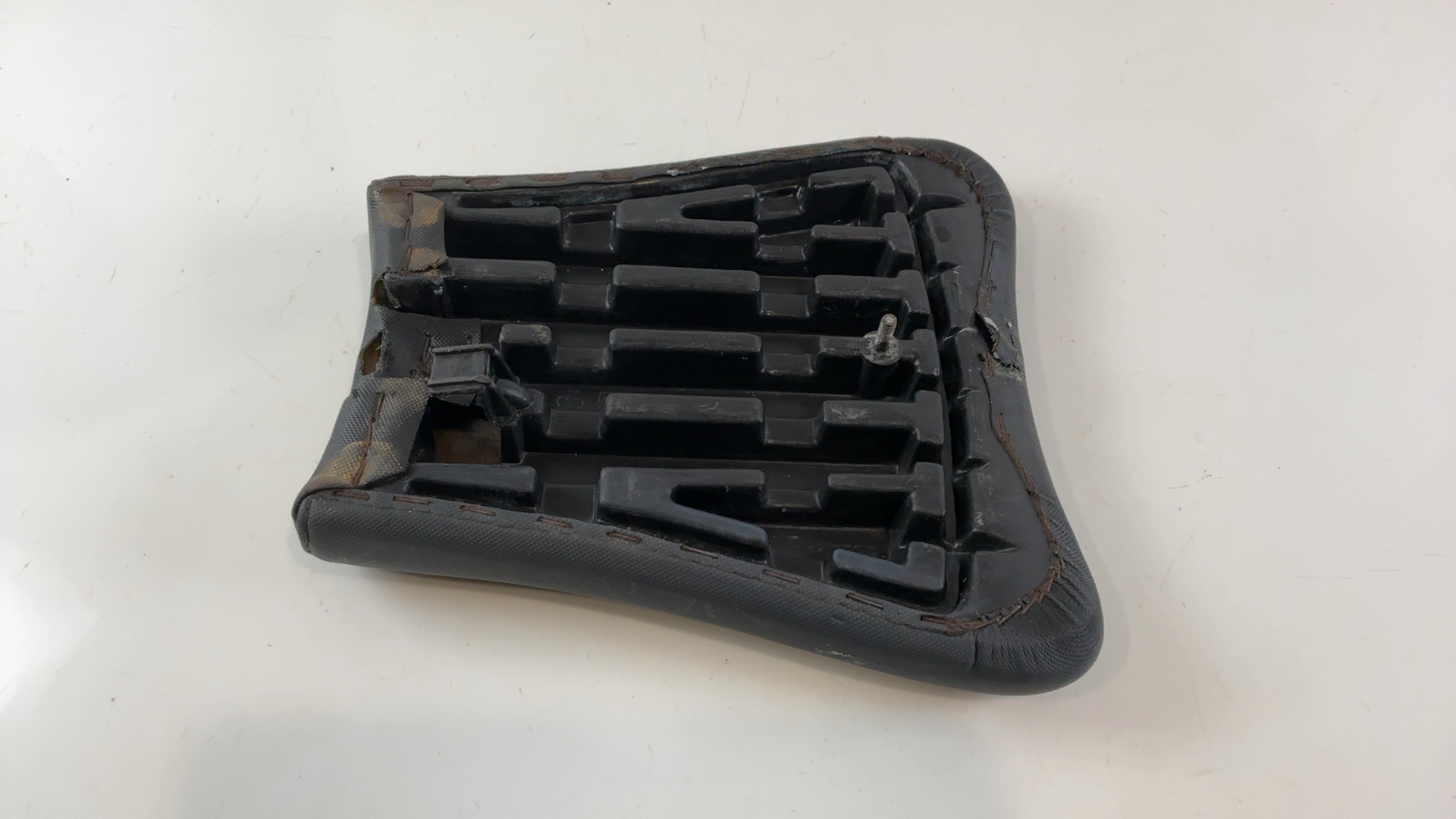 Honda CBR600RR PC37 600 Rider Seat 2005 2006 OEM 77100-MEE-D00 - Image 3