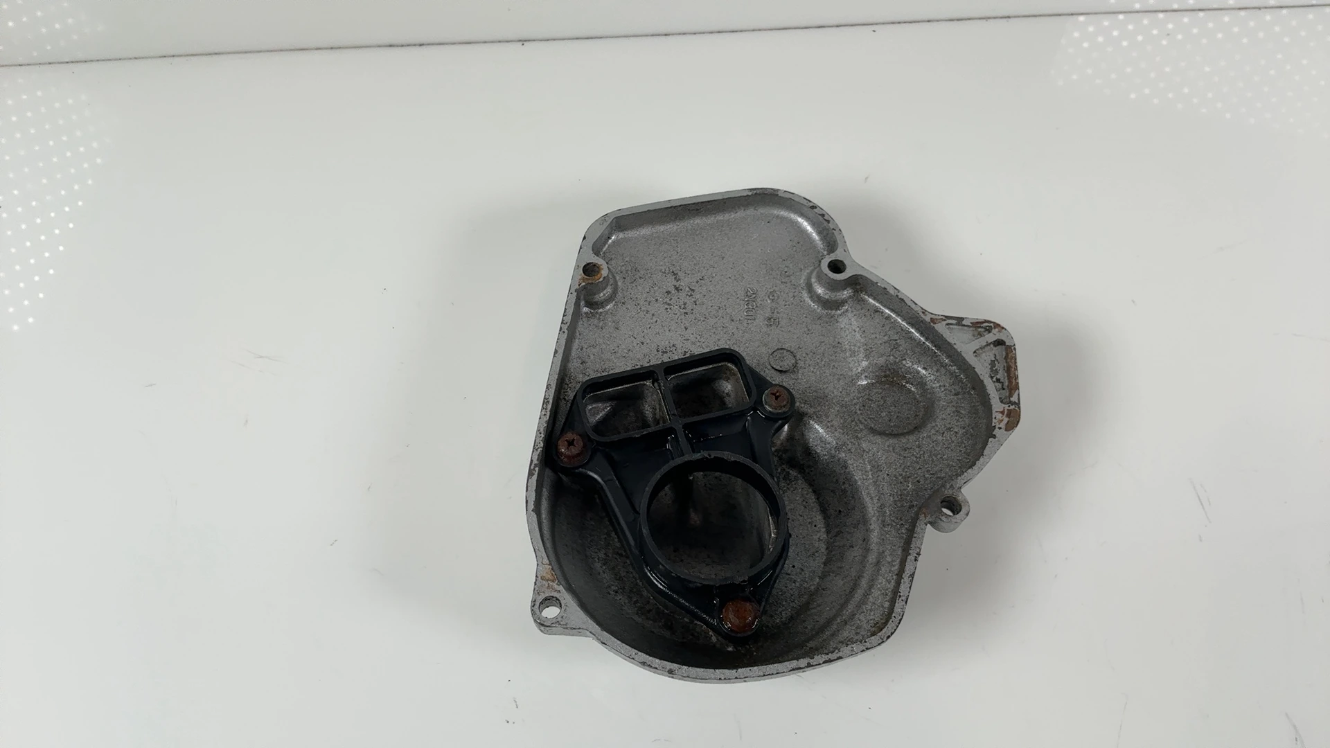 Yamaha YB100 DX100 100cc Carburetor Crankcase Cover 1977-1987 OEM 2N3-15413-01 - Image 4