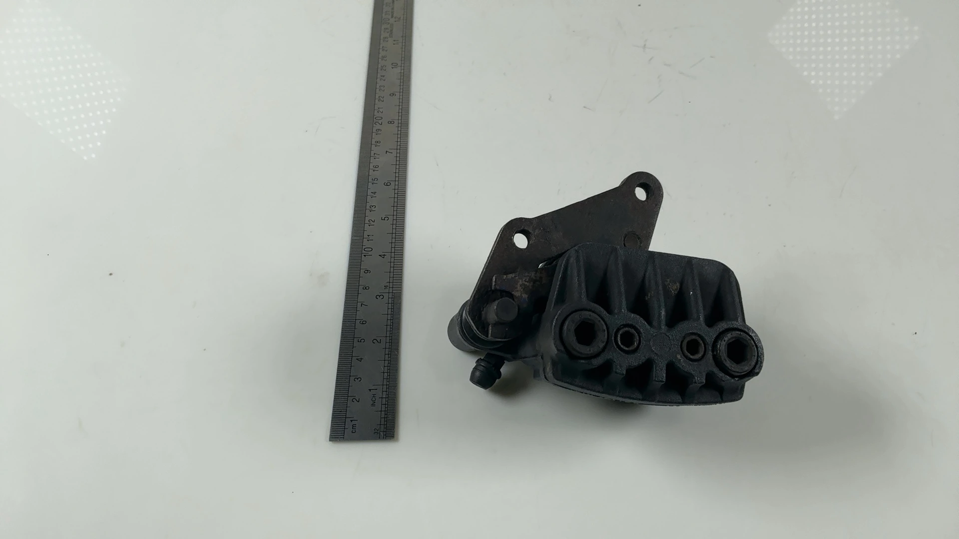 Piaggio Hexagon 125 LX ZAPM05000 125cc Front Brake Caliper 1998-2001 OEM 562414 - Image 4
