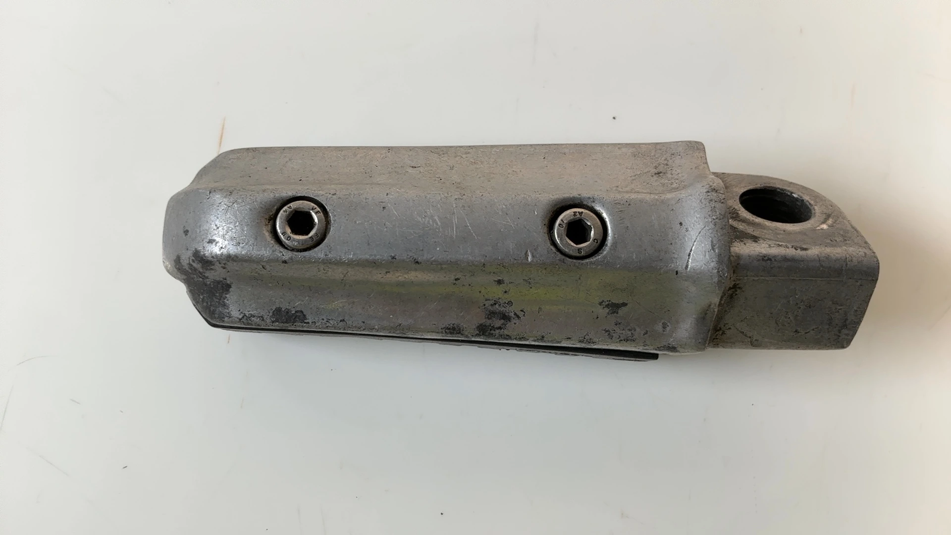 Kawasaki GPZ900R ZX900A 900cc Rear Left Passenger Foot Peg 1984-2003 34028-1121 - Image 5