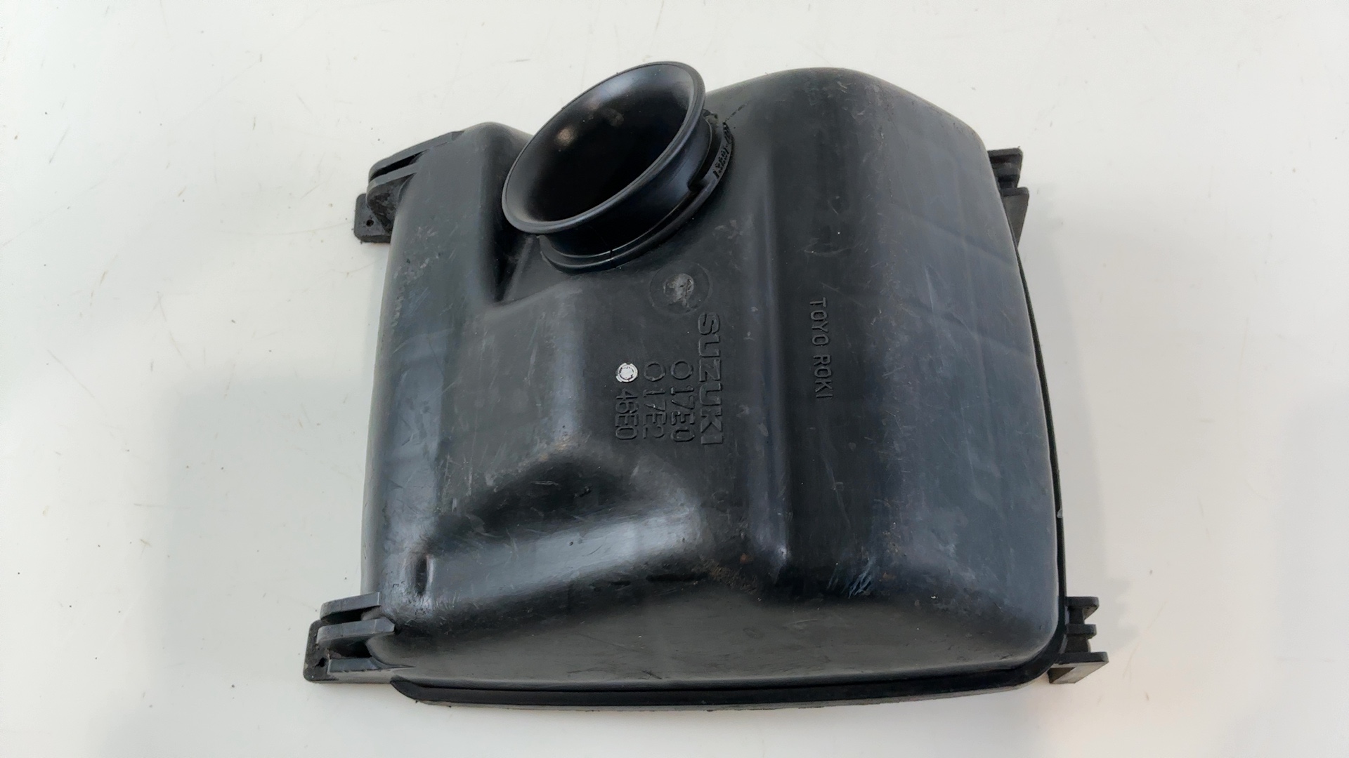Suzuki Bandit GSF1200 Air Filter Box Intake Lid Cover 1995-2001 OEM 13740-27E00 - Image 2