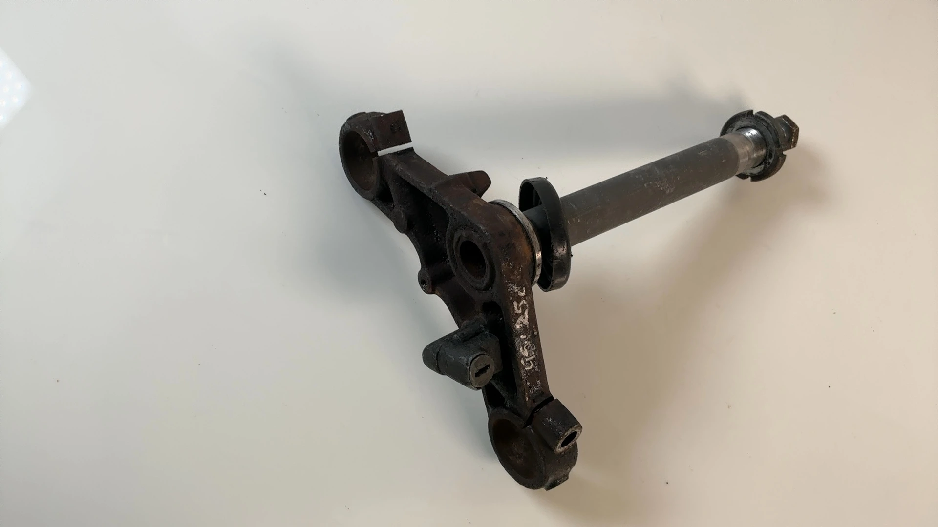 Suzuki GS250T GS25X 250cc Lower Triple Tree Fork Stem 1980-1984 OEM 51410-11430 - Image 2