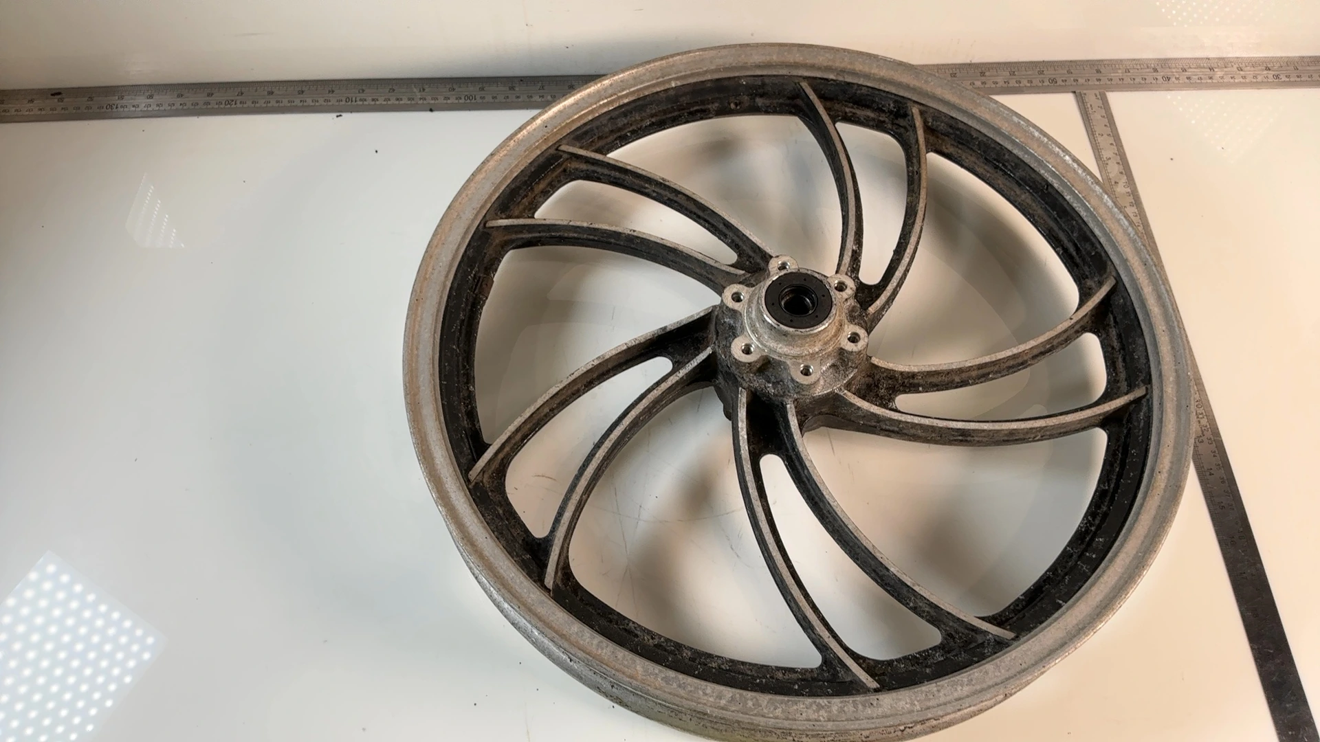 Yamaha Maxim XJ550 XJ 550 Front Wheel Rim 1981-1983 OEM 4U8-25168-00-00 F-07 - Image 3