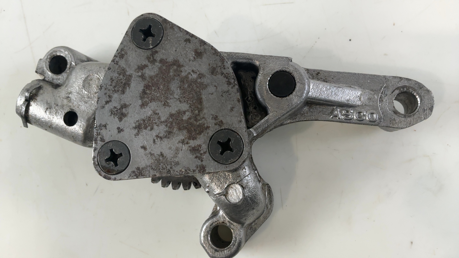 YAMAHA XS360 XS400 360CC Engine Motor Oil Pump 1976-1983 OEM 1L9-13300-00-00 - Image 12