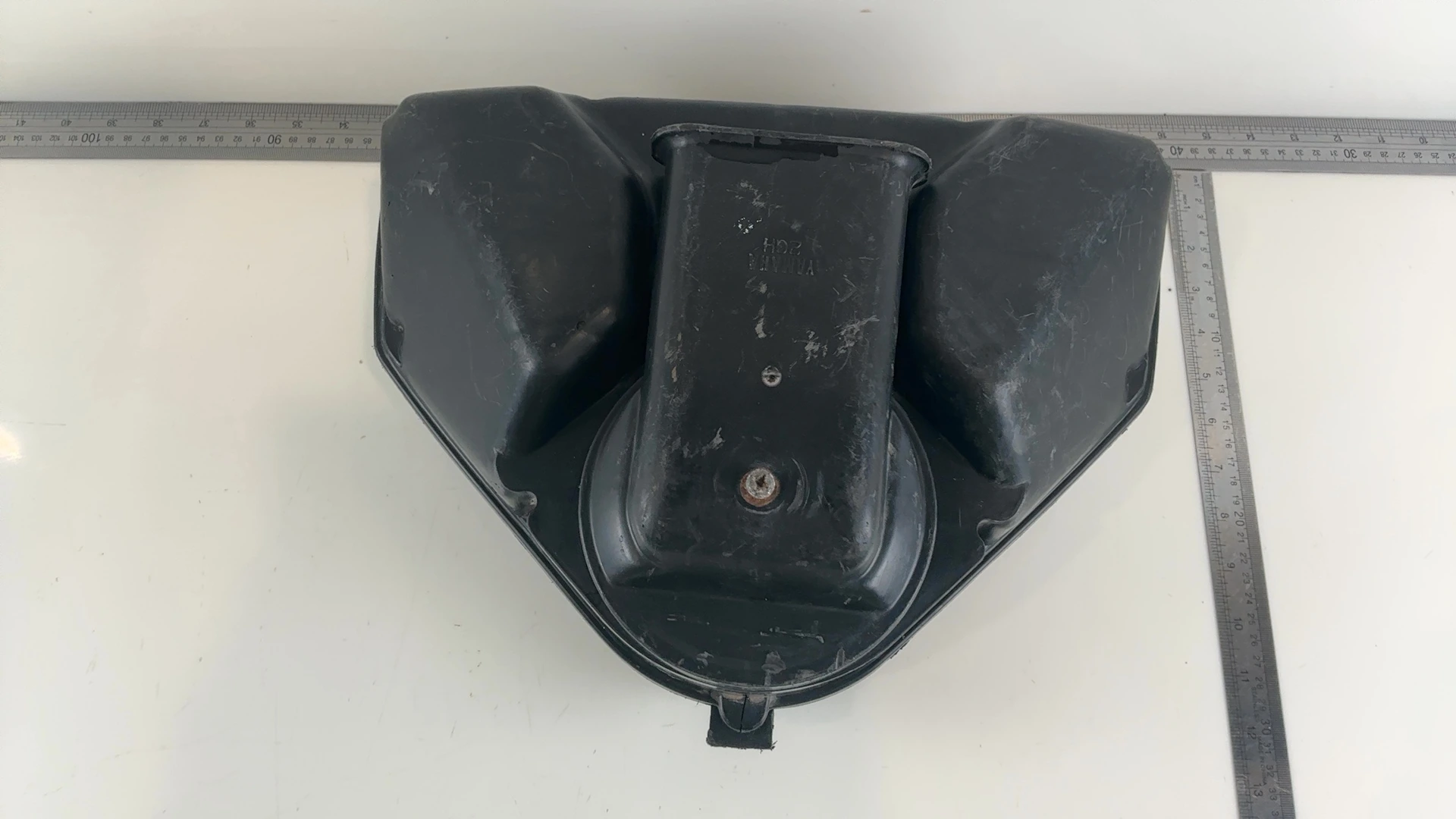 Yamaha FZR 1000 FZR1000 1000cc Air Filter Box 1987 1988 OEM 2GH-14401-00-00 - Image 3