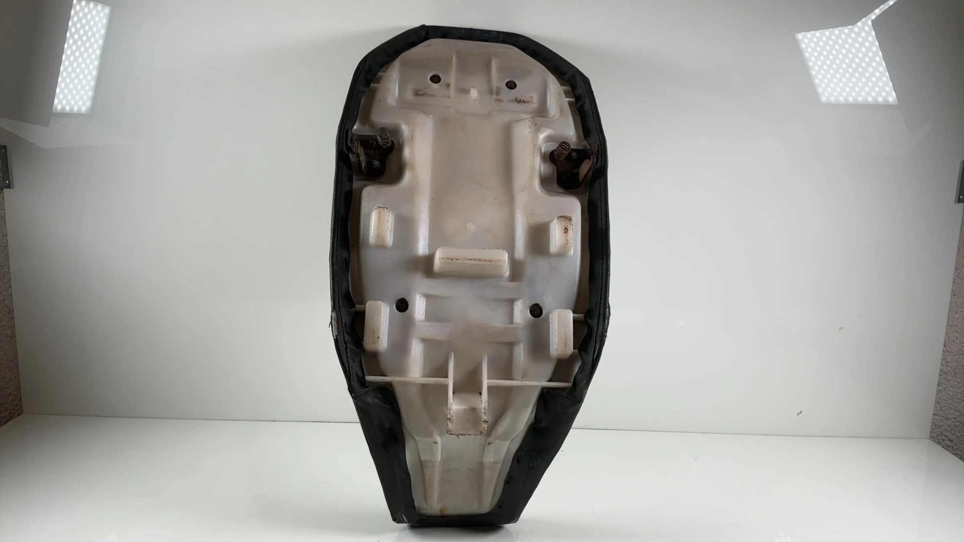 Yamaha XJ600 51J 600cc Motorcycle Seat 1984 1991 OEM 33M-24730-00 - Image 2