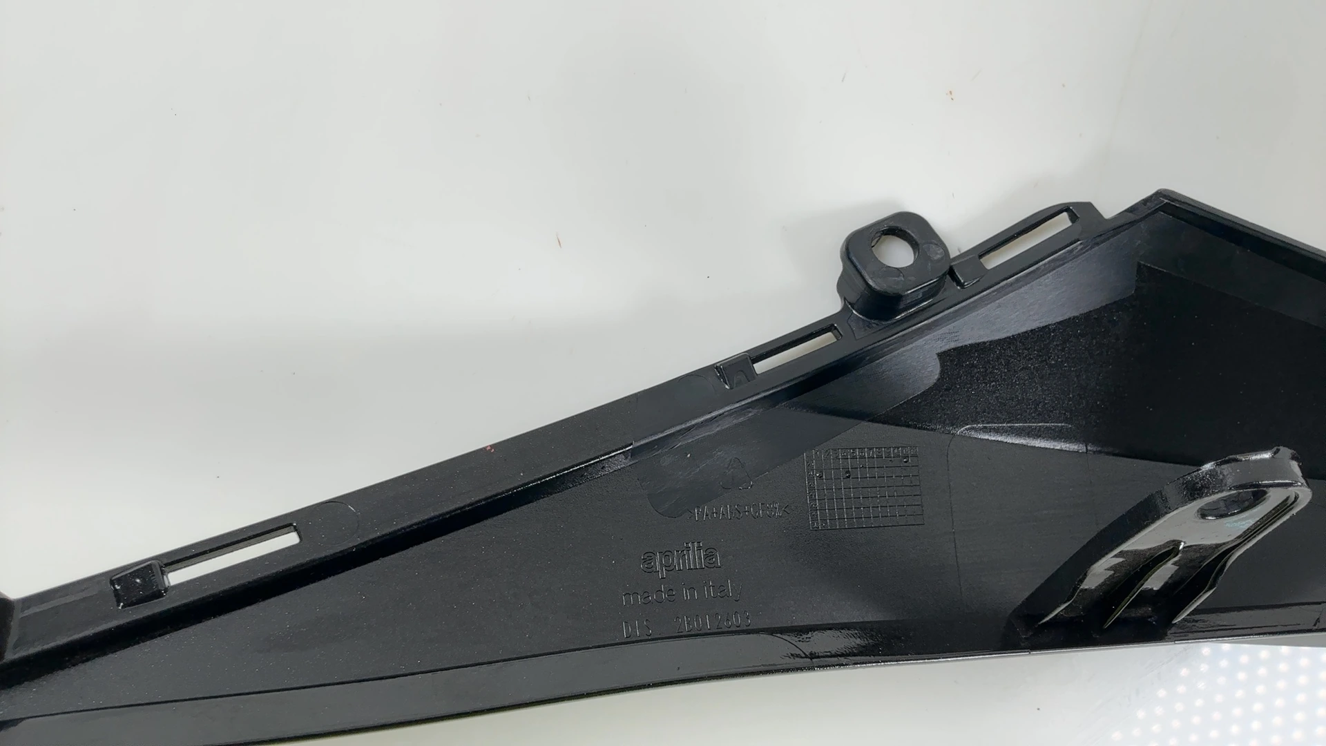 Aprilia RSV4 Factory 1100 Left Tail Fairing 2021-2026 OEM 2B012603 - Image 5