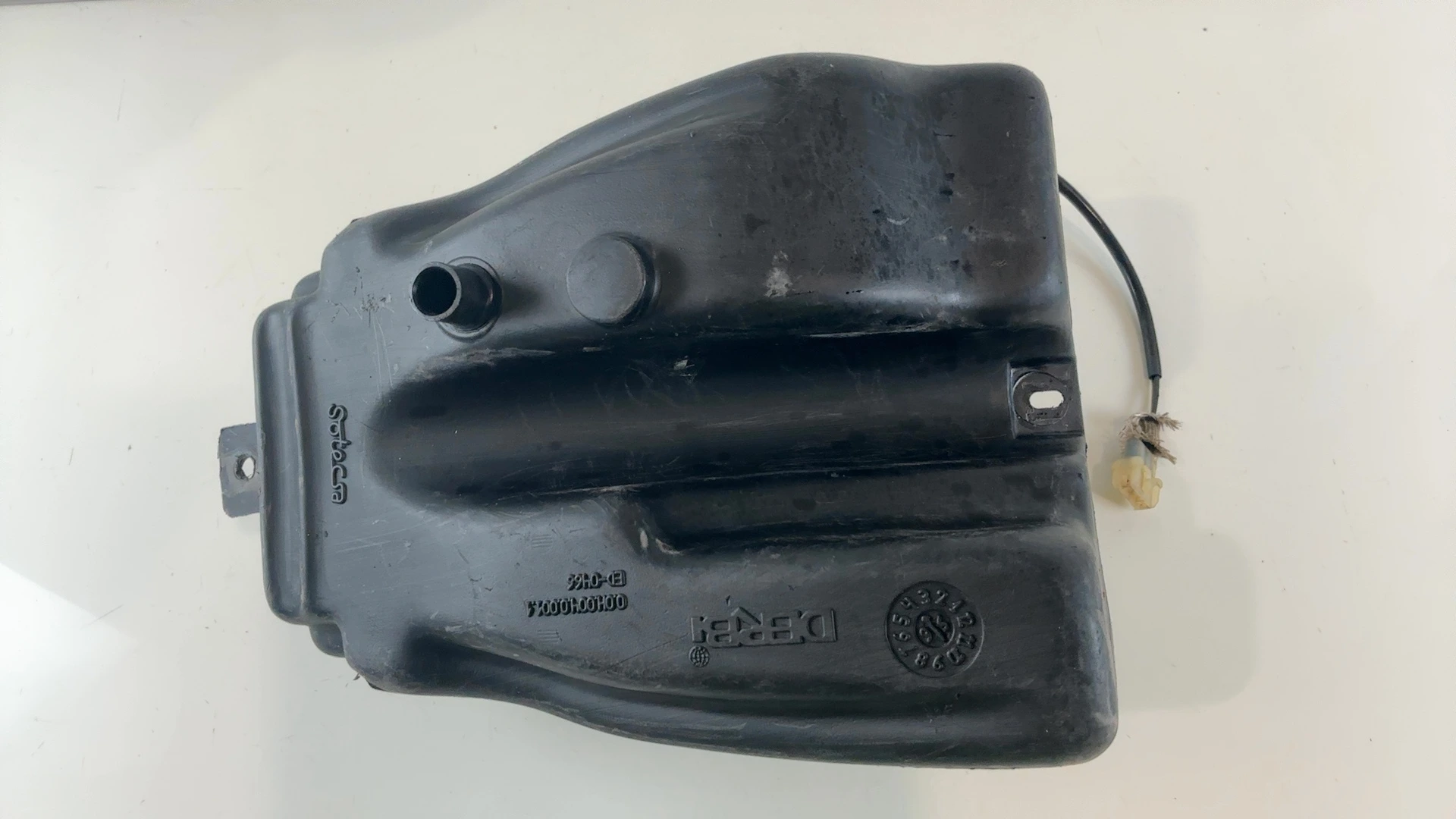 Derbi Senda 50 X-Treme R SM 50cc Fuel Gas Tank 1998-2009 OEM 00H00406011 - Image 3