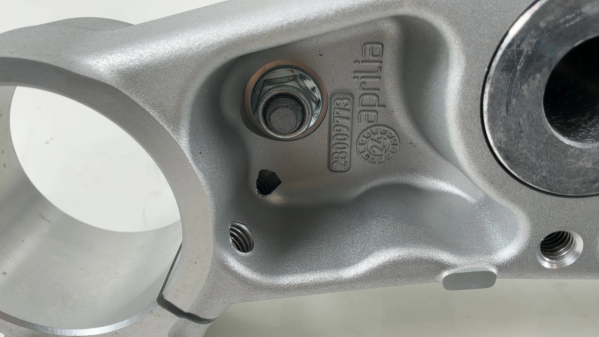 Aprilia RS 660 Tuono 660 Factory 660 Lower Fork Triple Tree 2025-26 OEM 2B012869 - Image 8