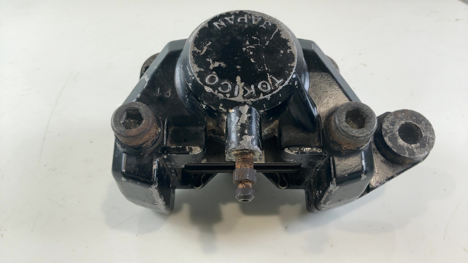 Suzuki Madura GV1200 1200 Rear Brake Caliper 1985 1986 OEM 69100-05A02 - Image 5