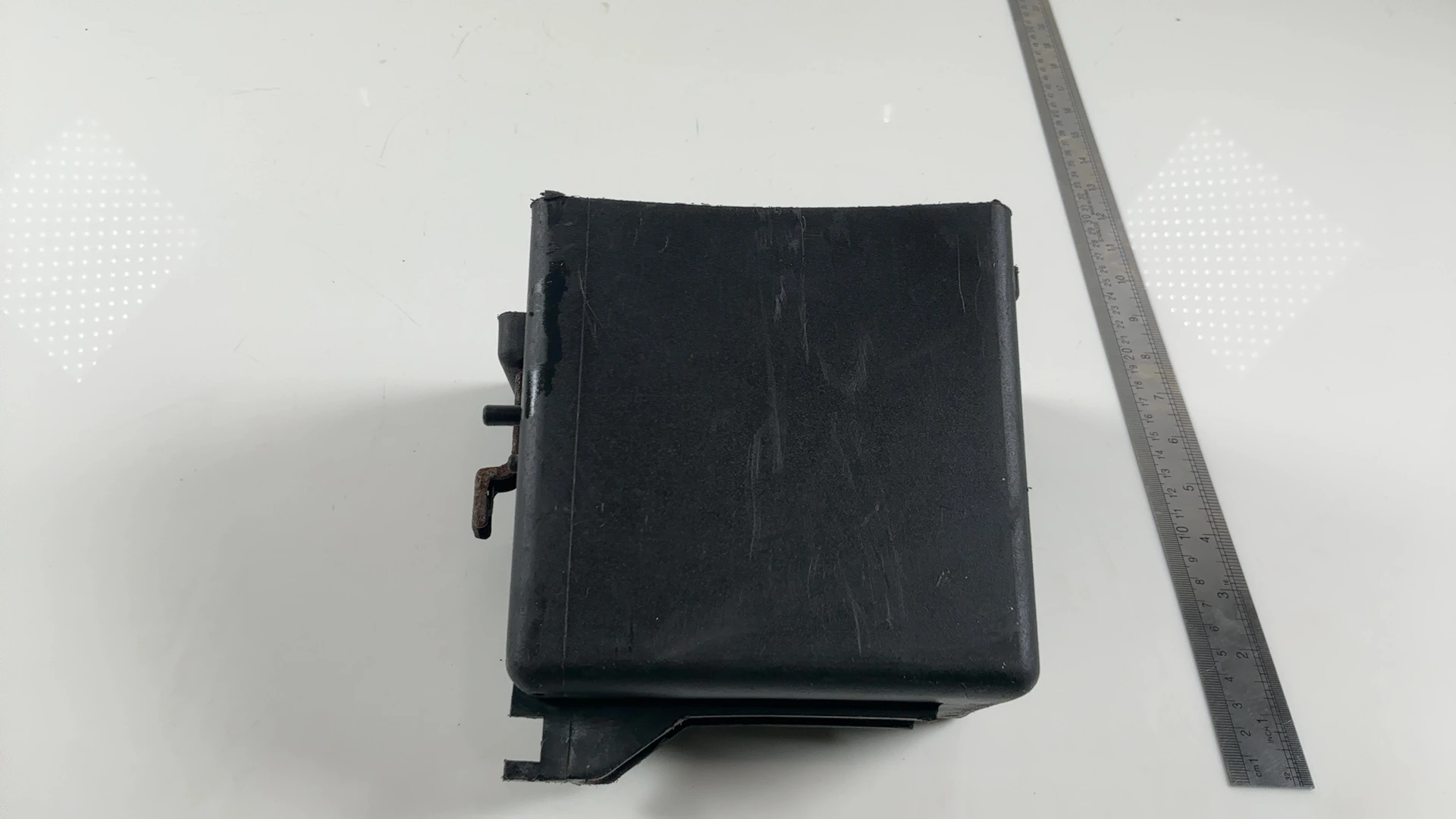 Kawasaki GPz 550 KZ550D 550cc Battery Box 1981-1985 OEM 32097-1029 - Image 3