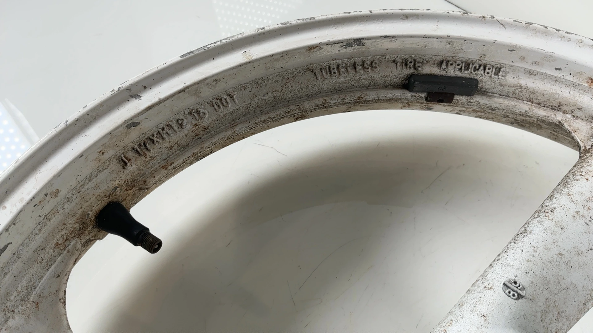 Yamaha TZR250 1KT 250cc Front Wheel Rim 1986-1988 OEM 1KT-25168-00-8L - Image 6