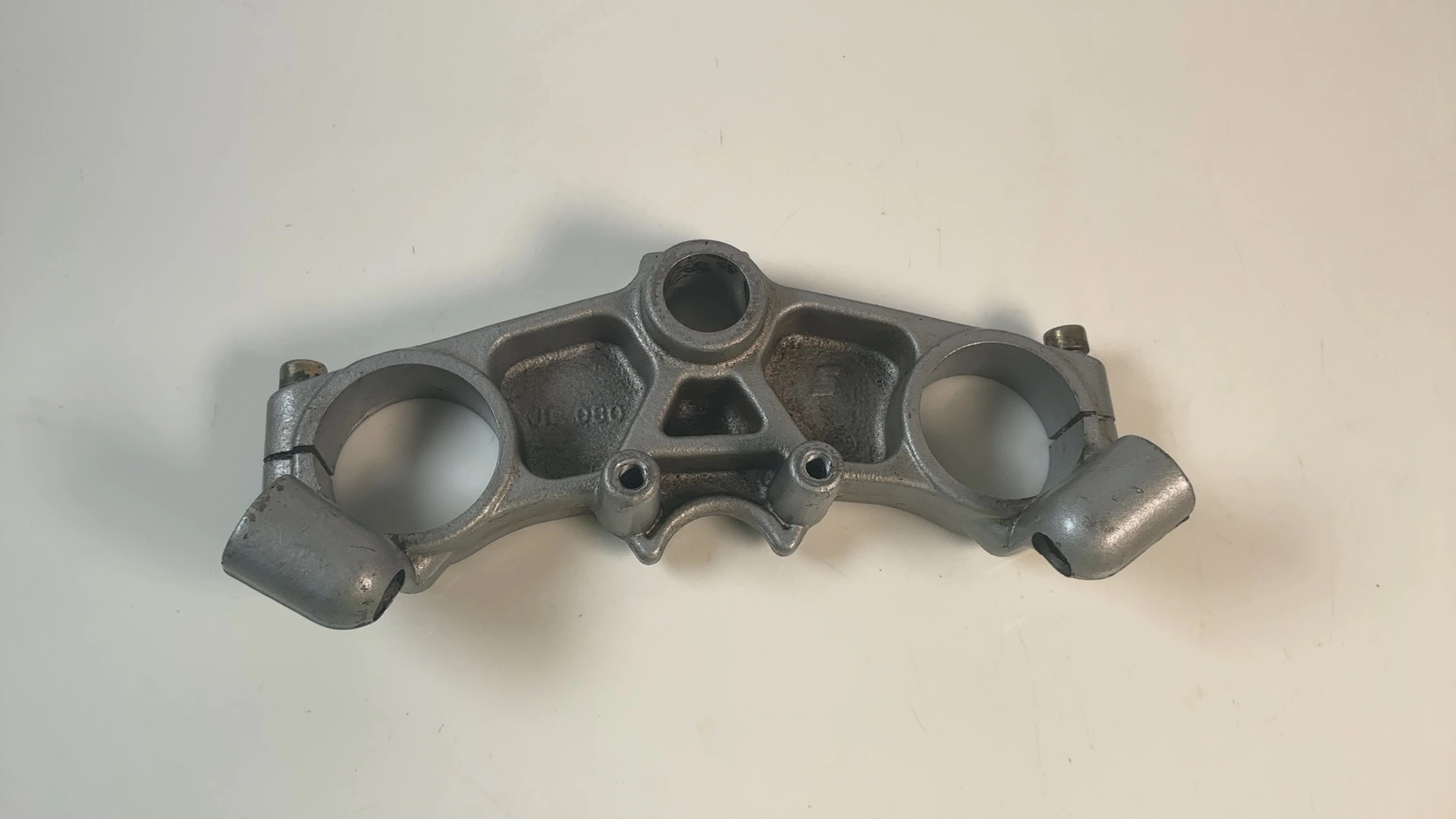 Peugeot XR6 Sport 50cc Upper Triple Tree Top Fork Clamp Yoke 2002-04 OEM 753906 - Image 2