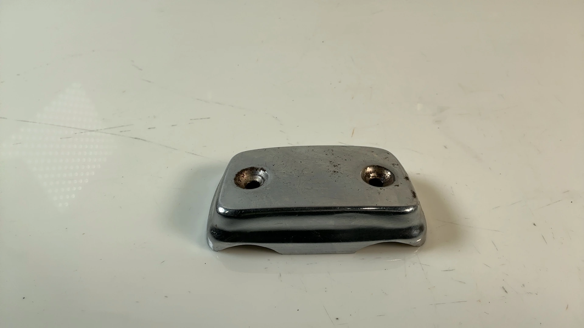 Suzuki GSX1100 GS1100 Cylinder Head Side Cap Cover 1980-1983 OEM 11174-49221 - Image 4