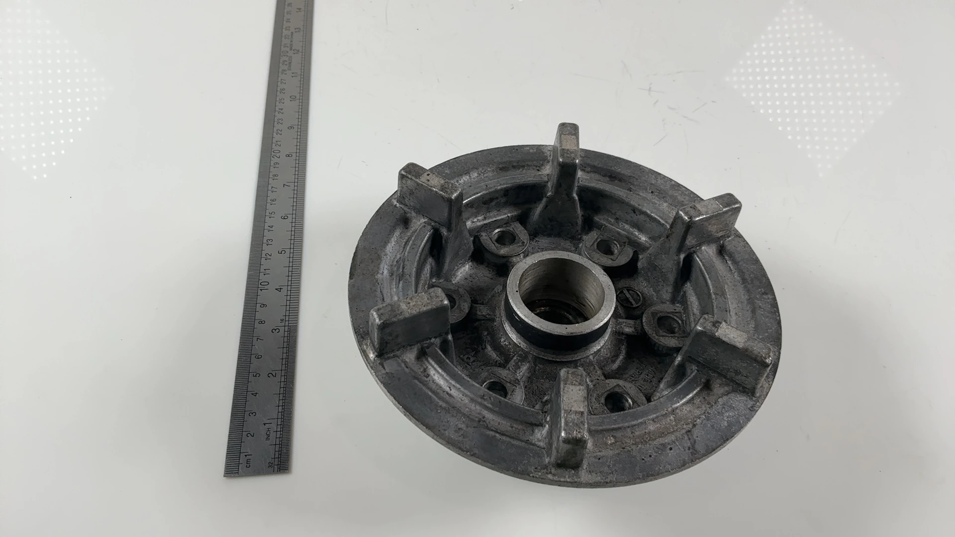 Suzuki GS750 GS 750 750cc Rear Sprocket Hub Carrier 1977-1979 OEM 64611-31000 - Image 4