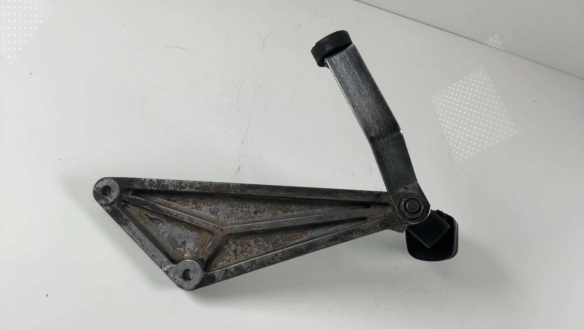 Kawasaki KZ650 CSR 650cc Left Rear Footrest Bracket 1980 1981 OEM 35011-1080 - Image 7