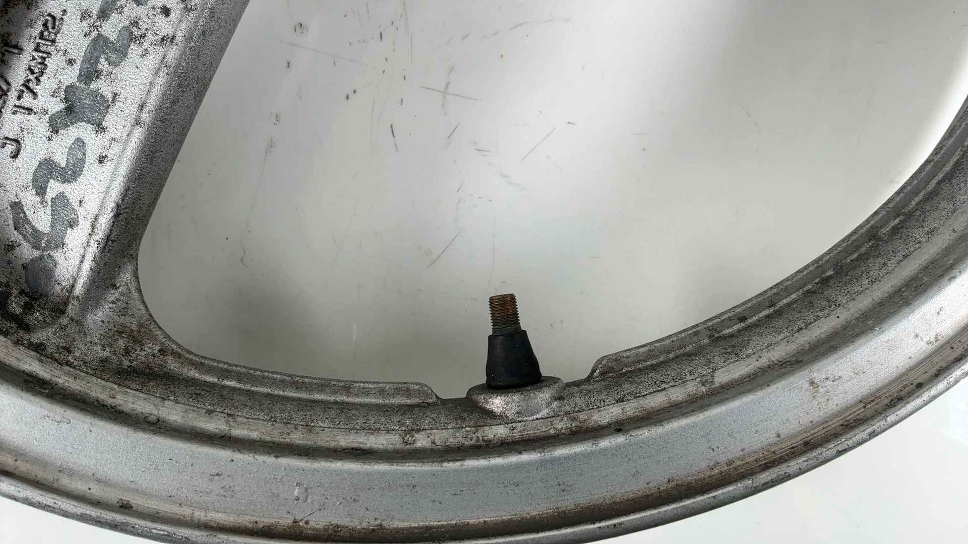 Kawasaki ZZR250 EX250H 250cc Front Wheel Rim 1990-2007 OEM 41073-1473-GE - Image 5