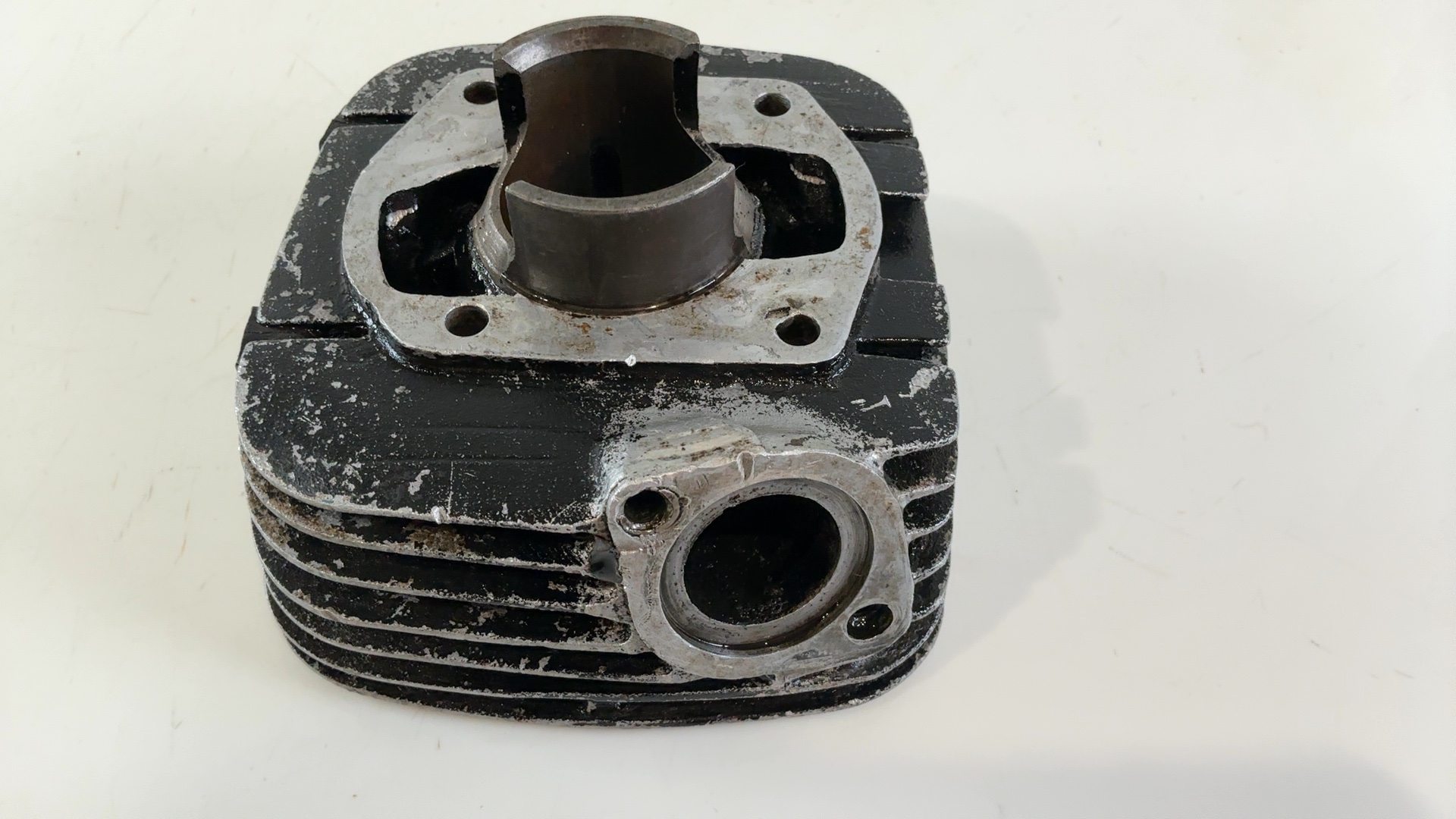 Suzuki GP100 GP100C GP100N 100cc Cylinder Barrel 1978 1979 OEM 11210-39212