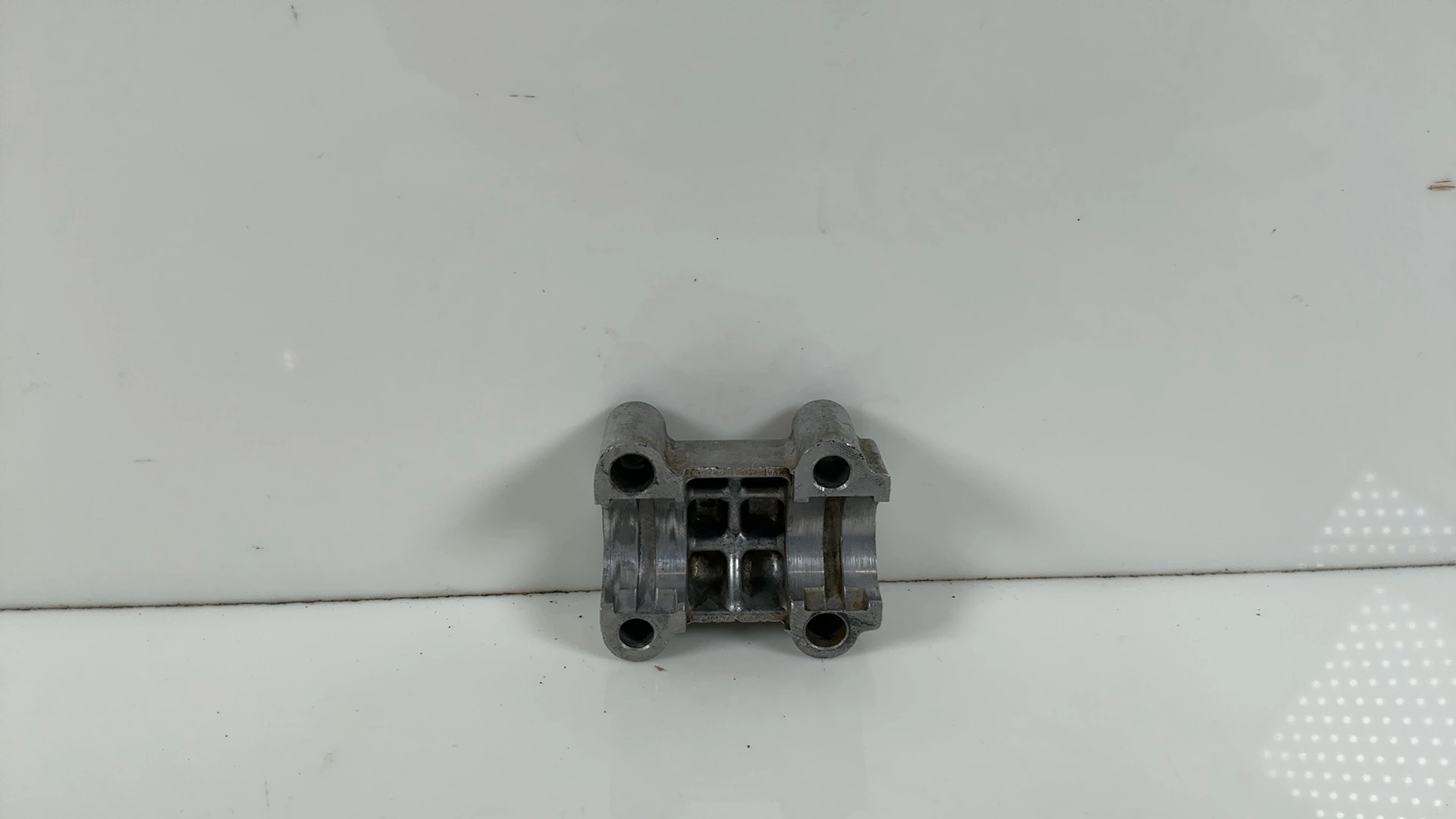 Suzuki GS750 GS 750 750CC Camshaft Stand Holder Cap Bridge 1979-1980 12411-45000 - Image 2